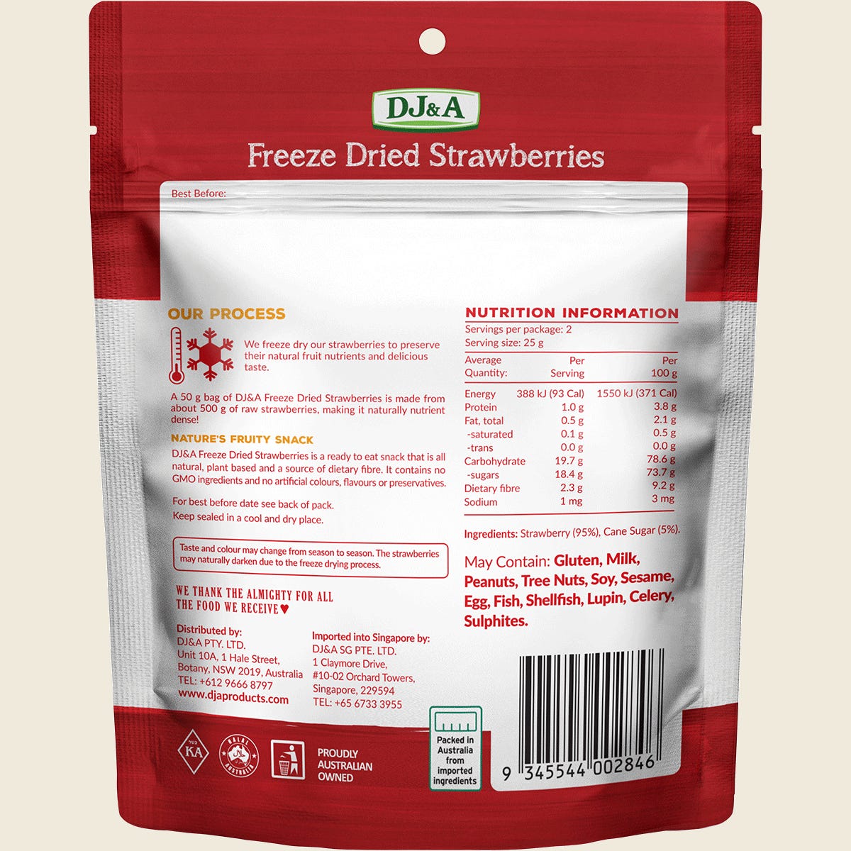 Back of DJ&A Freeze Dried Strawberries bag with nutrition facts, ingredients, and product features.